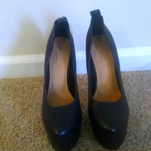 Glaze Shoes - Black Platform Heels